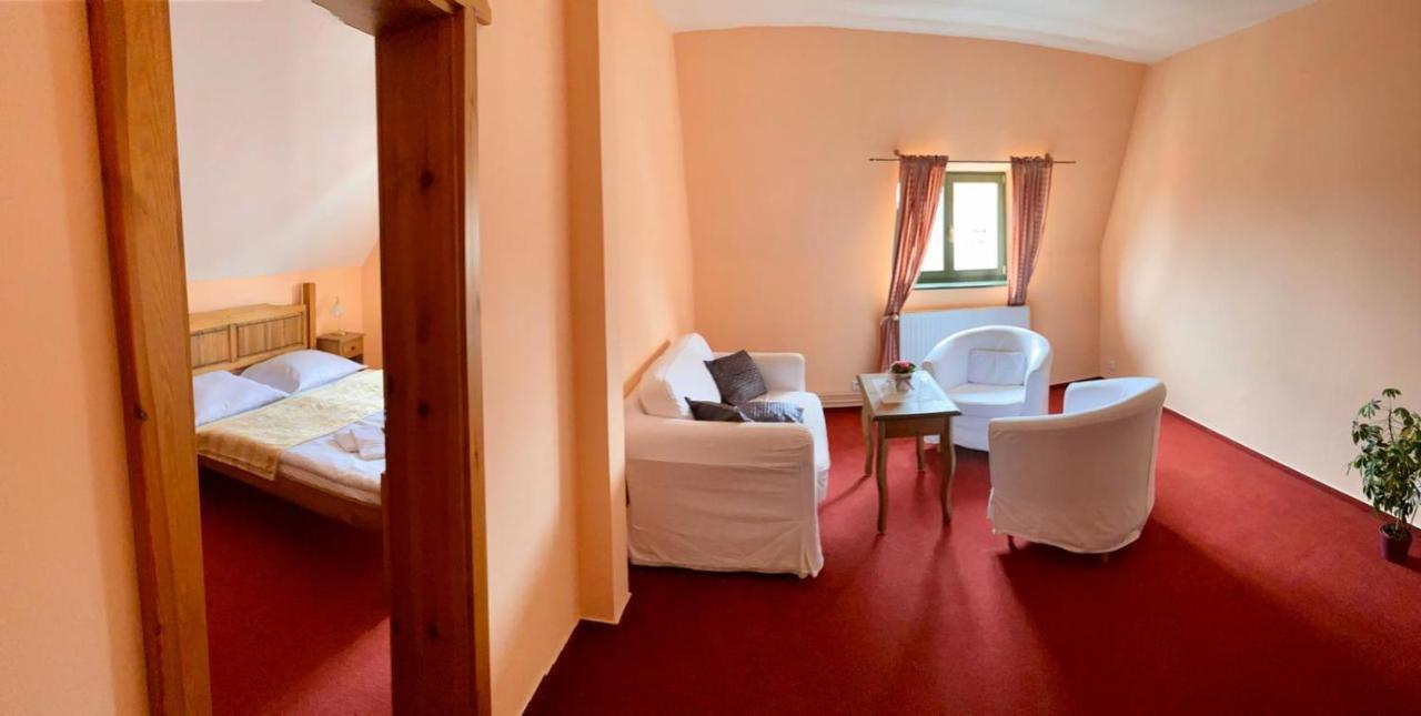 Hotel Opat Kutna Hora Exterior photo